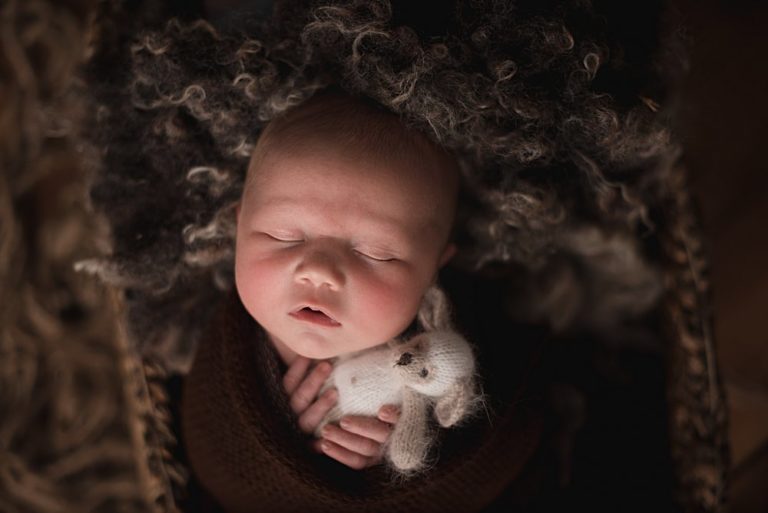 How long does a newborn session take Waynesboro baby photographer Kylan