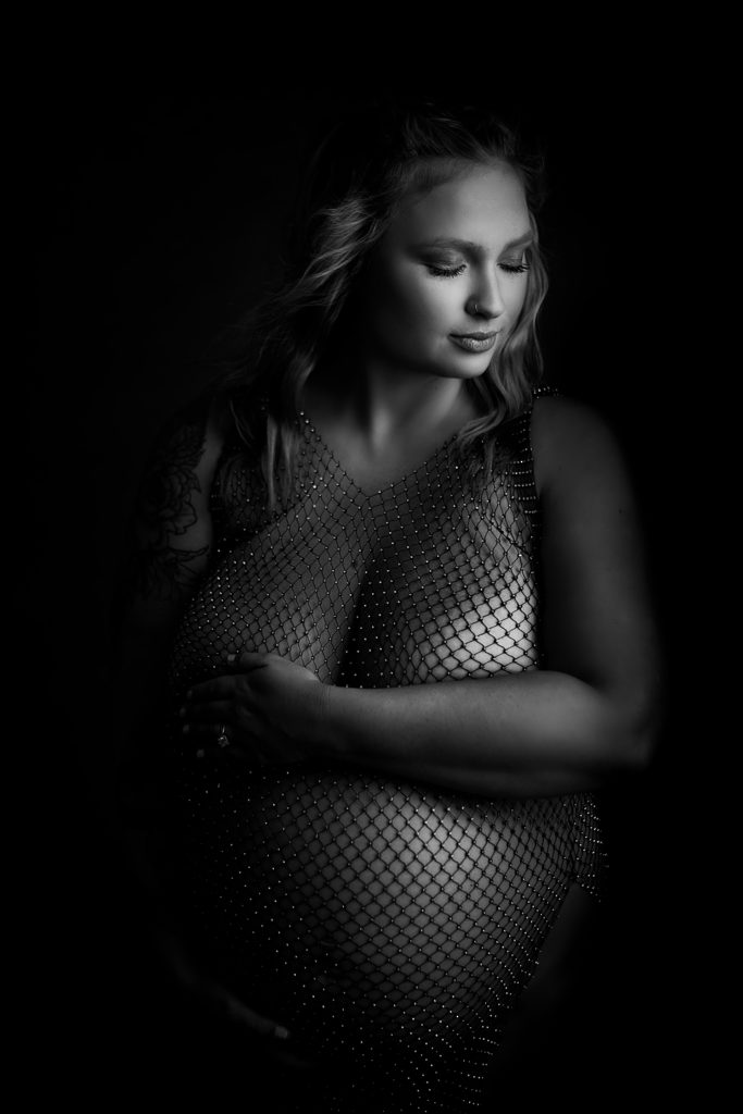 boudoir maternity black and white photography